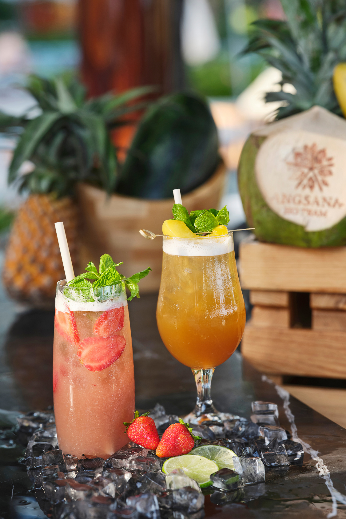 2 Glasses of cocktail